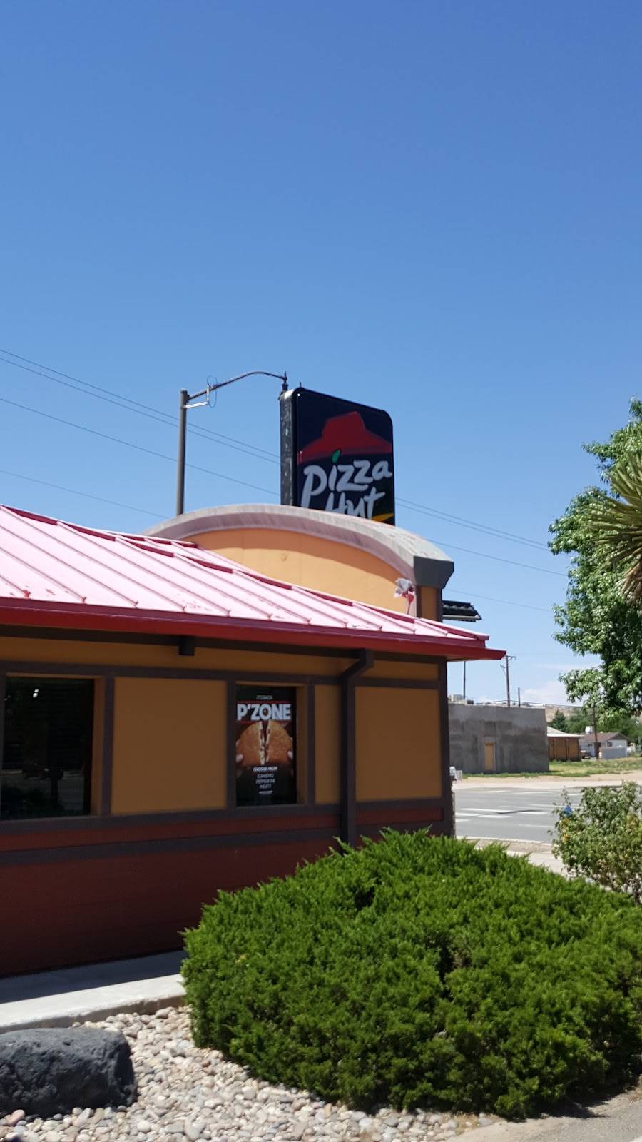 Pizza Hut | meal delivery | 220 S Main St, Belen, NM 87002, USA | 5058647724 OR +1 505-864-7724