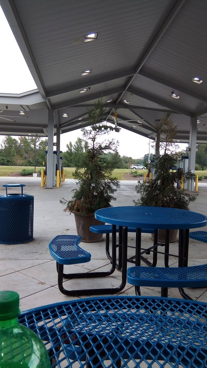 Guthries | restaurant | 1700 Capps Landing, Opelika, AL 36804, USA | 3342031970 OR +1 334-203-1970