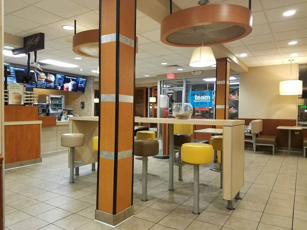 McDonalds | cafe | 105 S Prairie St, Macomb, IL 61455, USA | 3098372810 OR +1 309-837-2810