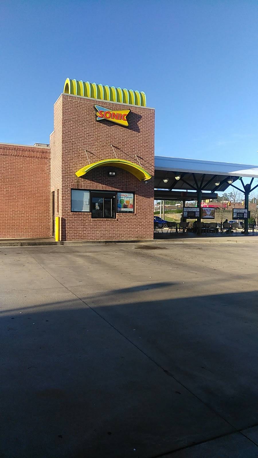 Sonic Drive-In | restaurant | 732 Academy Dr, Bessemer, AL 35022, USA | 2054282002 OR +1 205-428-2002