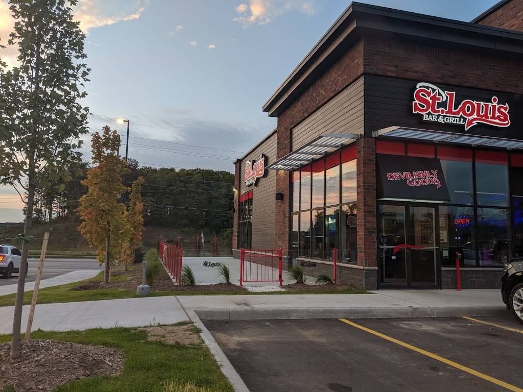 St. Louis Bar & Grill | restaurant | 685 University Ave Building 1, Orillia, ON L3V 8K8, Canada | 7052599464 OR +1 705-259-9464