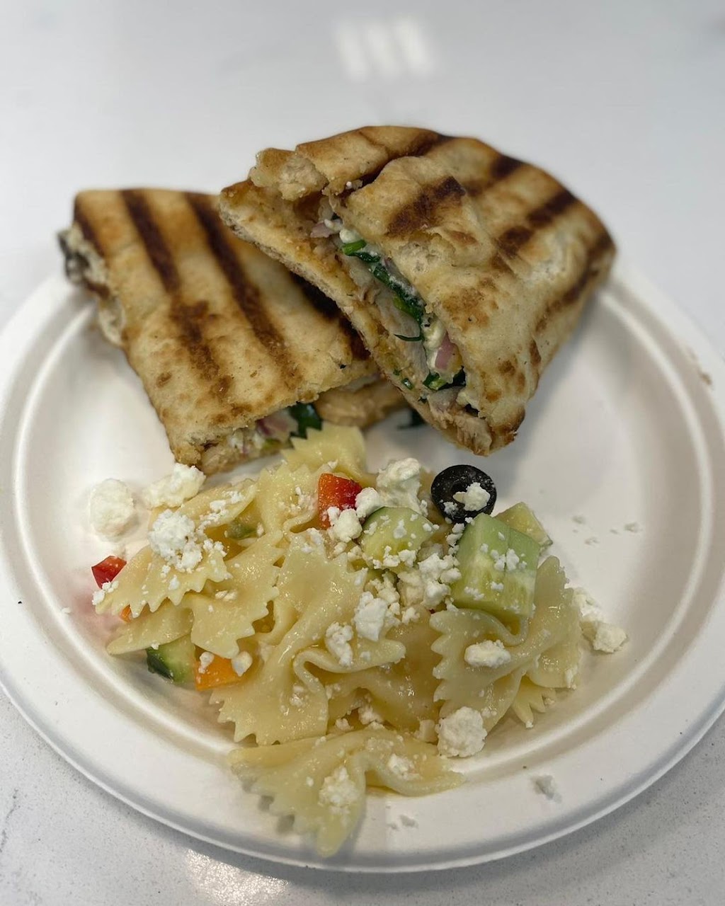 Schwartz’s Bagels & Backyard Burgers | restaurant | 1395 Montauk Hwy, Copiague, NY 11726, USA | 6314504401 OR +1 631-450-4401