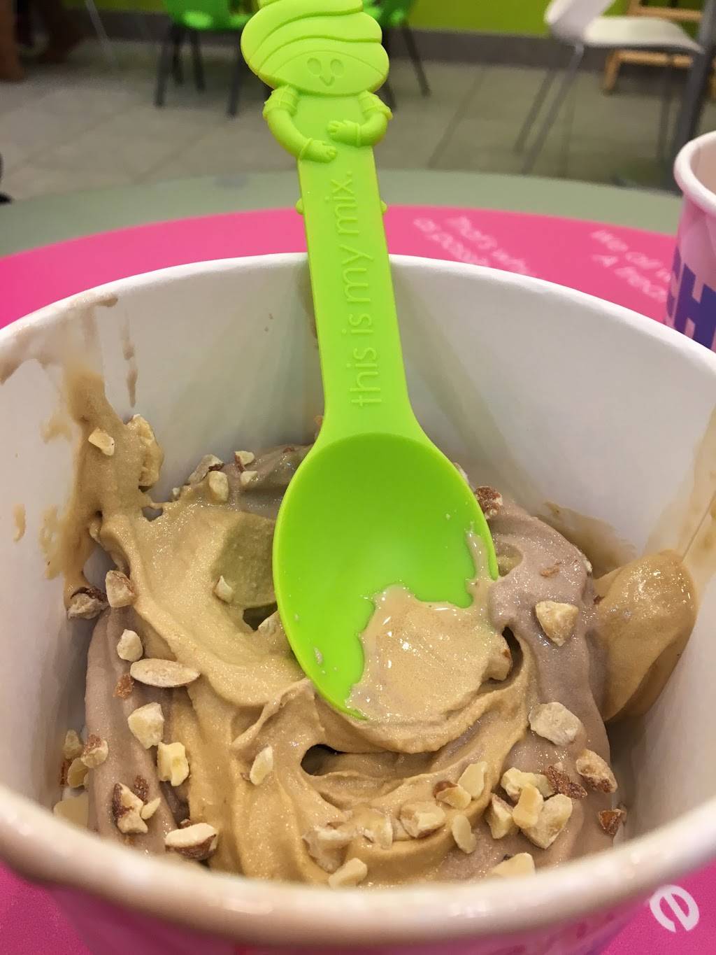 Menchies Frozen Yogurt | bakery | 7169 OKelly Chapel Rd, Cary, NC 27519, USA | 9197970976 OR +1 919-797-0976