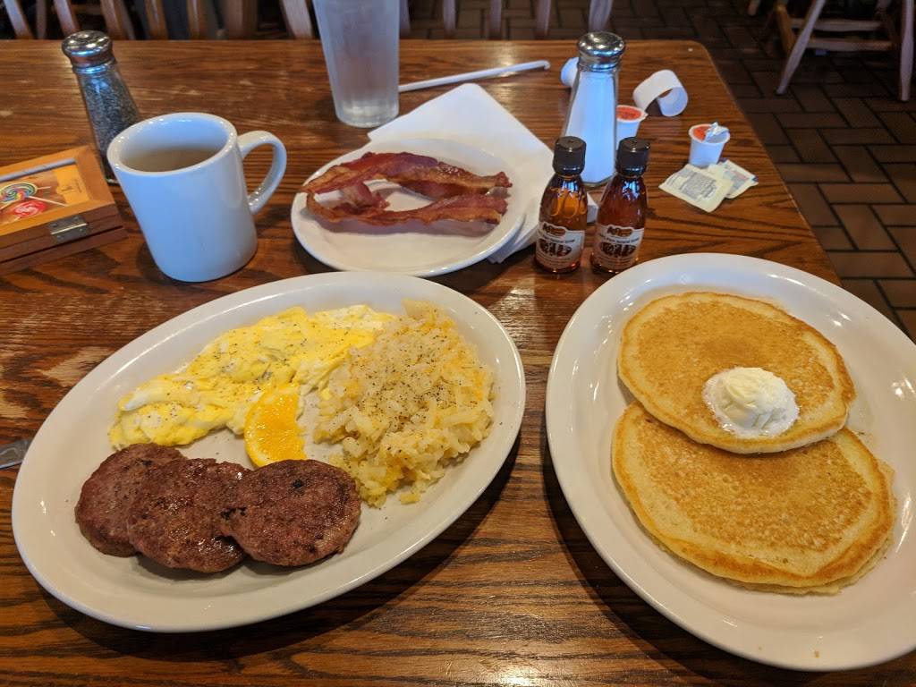 Cracker Barrel Old Country Store | restaurant | 10915 New Halls Ferry Road, Ferguson, MO 63136, USA | 3148687080 OR +1 314-868-7080