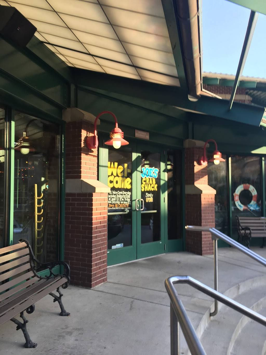 Joes Crab Shack | restaurant | 65 E 9400 S, Sandy, UT 84070, USA | 8012559571 OR +1 801-255-9571