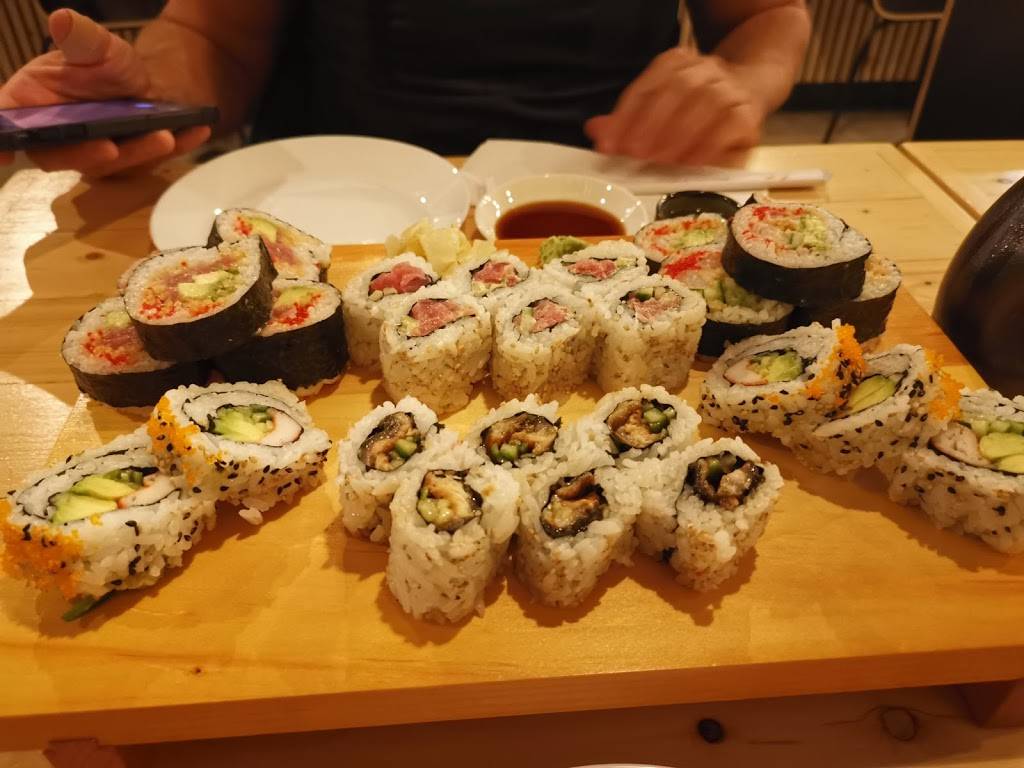 Bistro Isakaya | restaurant | 8178 Boulevard Champlain, LaSalle, QC H8P 1B4, Canada | 5143668808 OR +1 514-366-8808