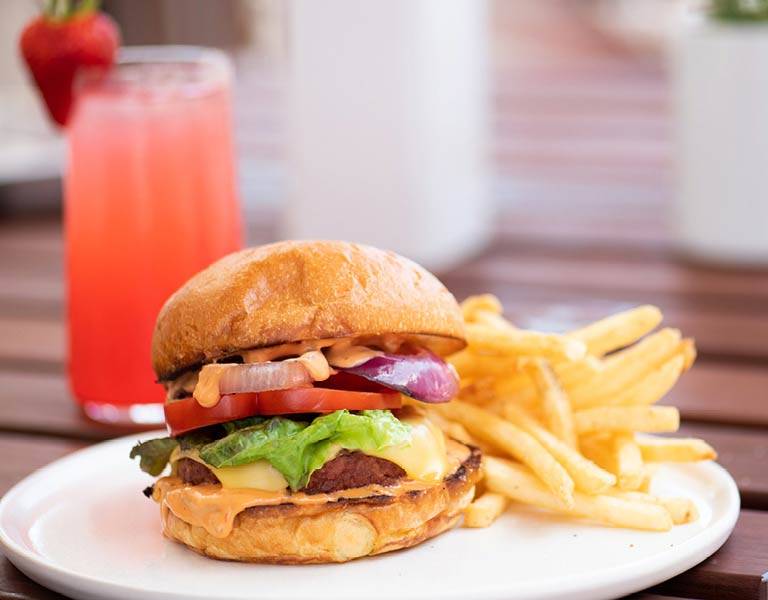 Georges Cafe | cafe | 600 Town Center Dr, Costa Mesa, CA 92626, USA | 7143385166 OR +1 714-338-5166