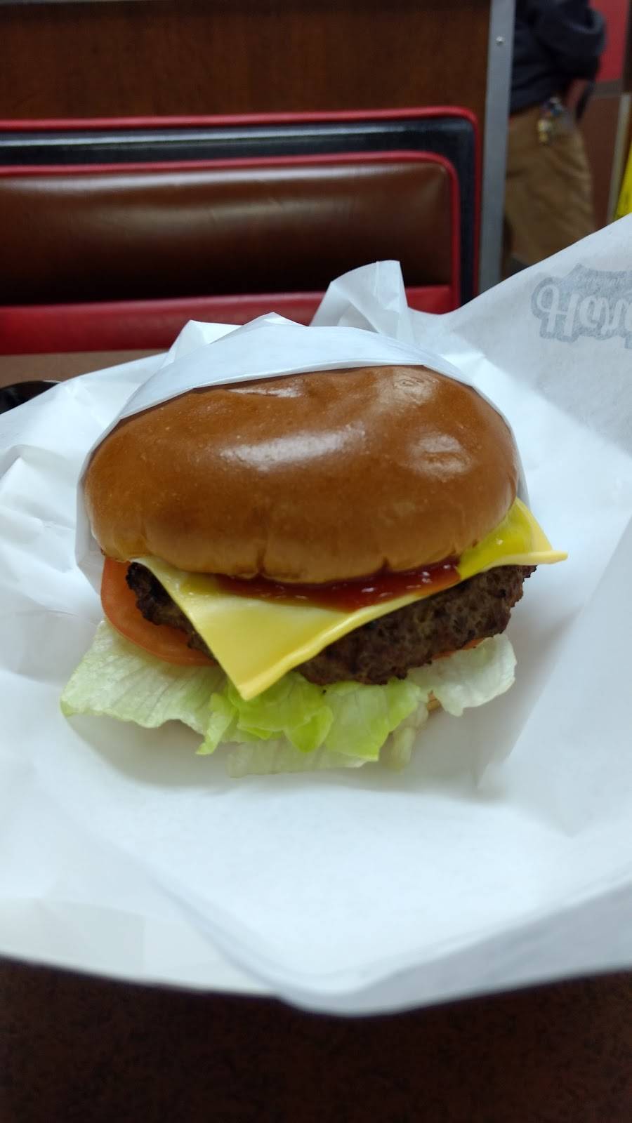 Hardees | restaurant | 12000 Hartman Dr, Edinburgh, IN 46124, USA | 8125265293 OR +1 812-526-5293