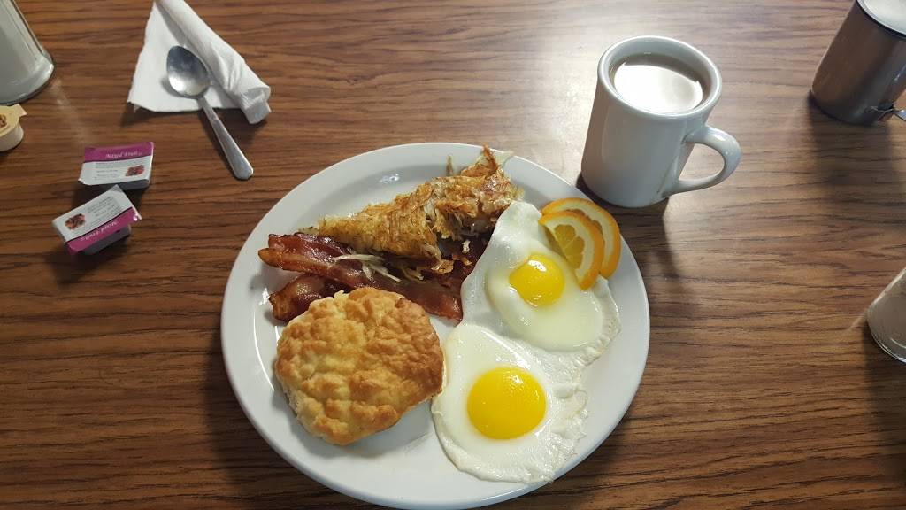 Town Square Cafe & Bakery | restaurant | 704 Veterans Memorial Dr, Tellico Plains, TN 37385, USA | 4232532200 OR +1 423-253-2200