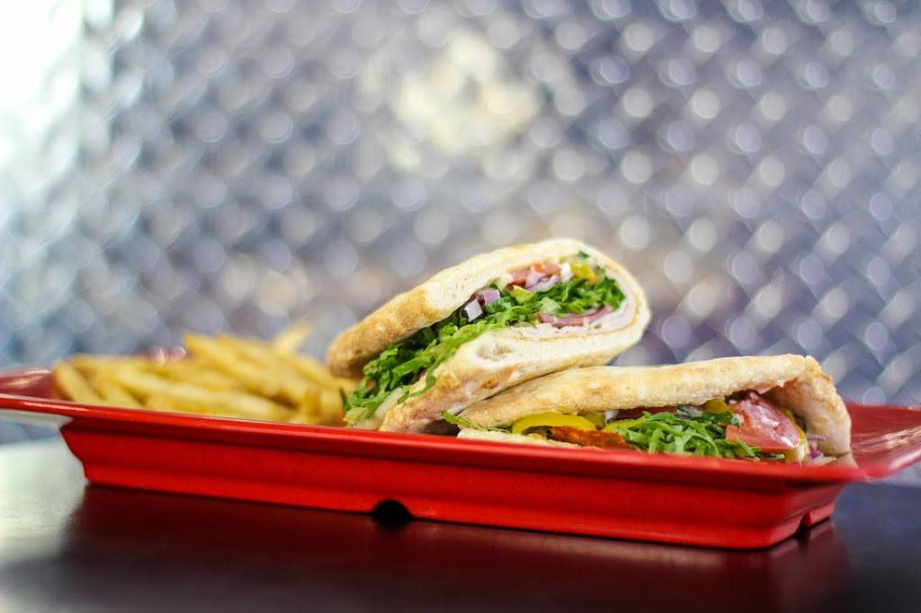 Center Court Pizza & Brew | meal takeaway | 2111 W Parkwood Ave #117, Friendswood, TX 77546, USA | 8324819234 OR +1 832-481-9234