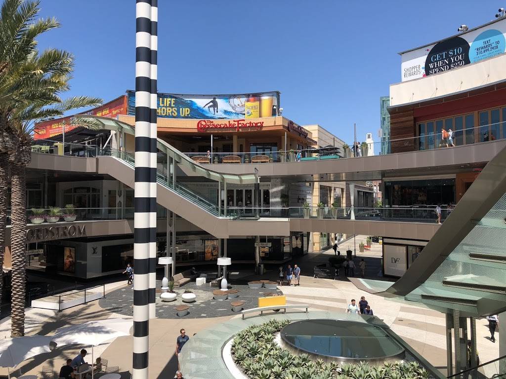 The Cheesecake Factory | restaurant | 395 Santa Monica Pl, Santa Monica, CA 90401, USA | 3102601296 OR +1 310-260-1296