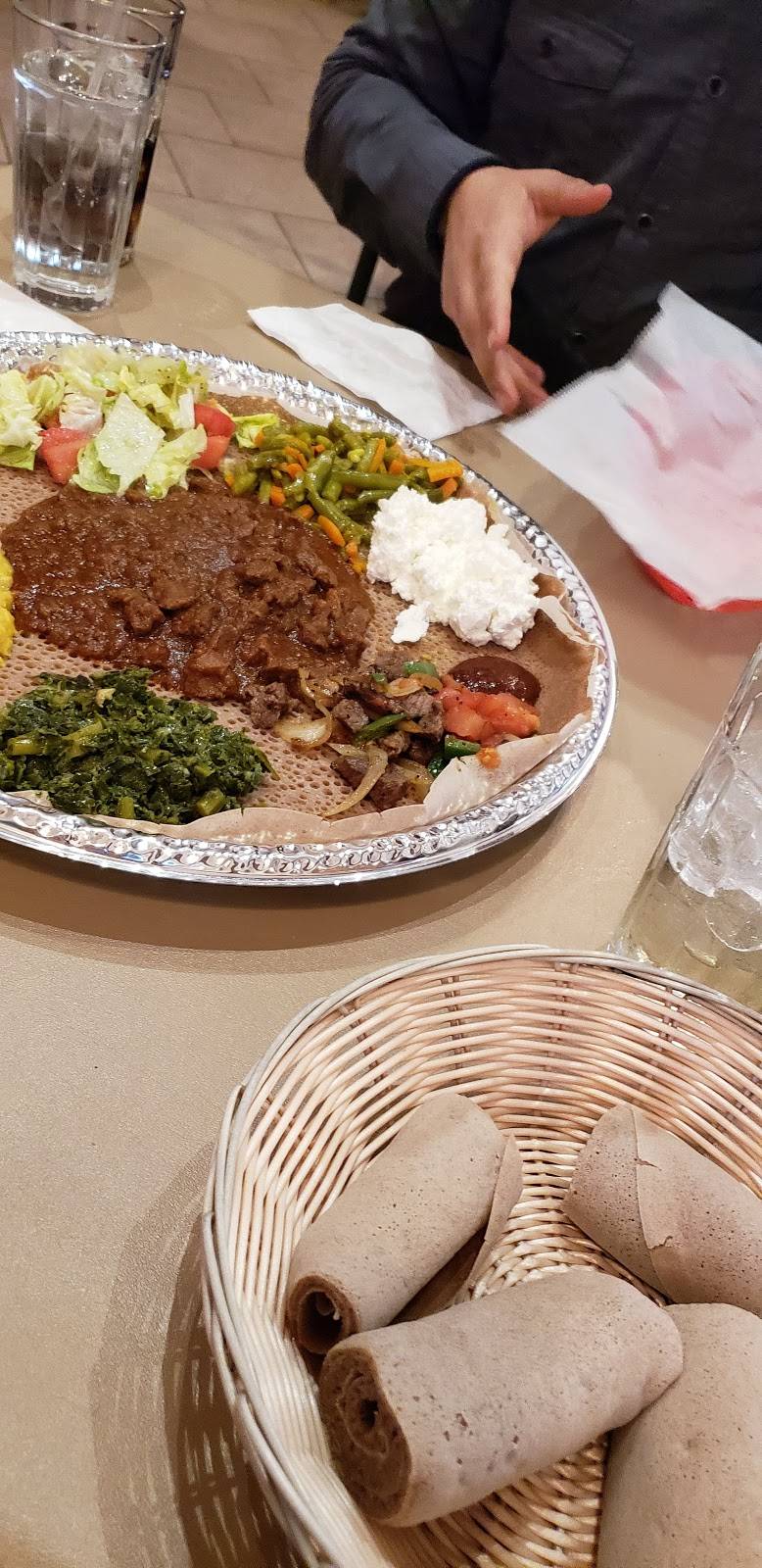 Lucy Ethiopian Restaurant & Bar | restaurant | 2218 Broadview Rd, Cleveland, OH 44109, USA | 2164172550 OR +1 216-417-2550