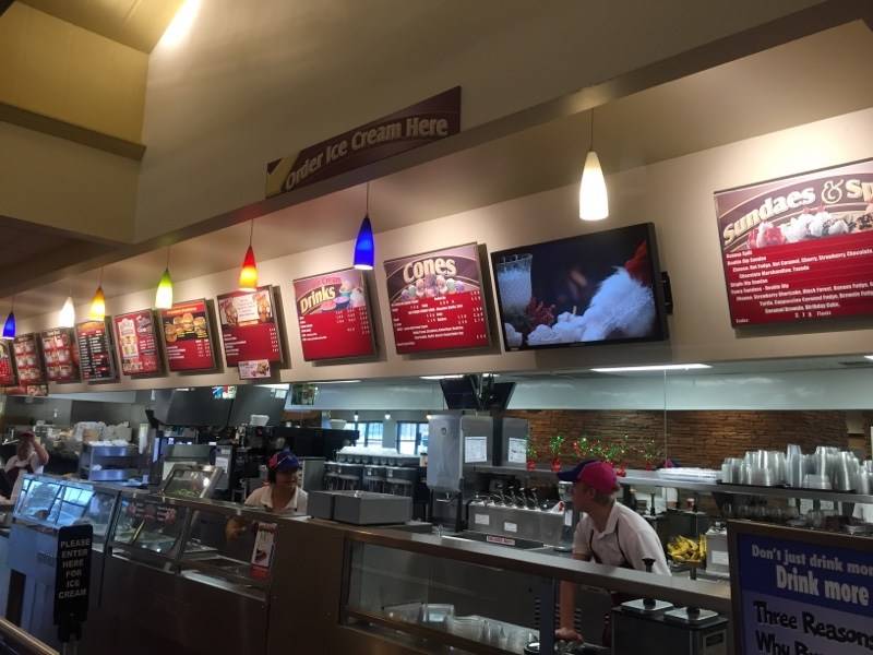 Braums Ice Cream & Burger Restaurant | restaurant | 2508 N 14th St, Ponca City, OK 74601, USA | 5807659038 OR +1 580-765-9038