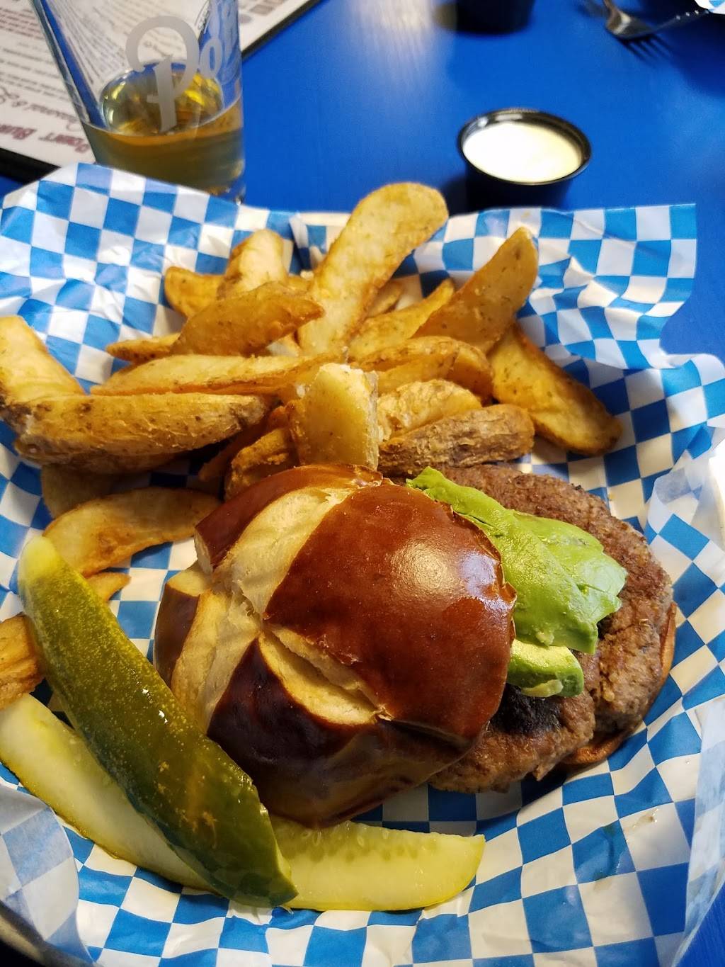 Point Burger Bar New Berlin | restaurant | 4900 S Moorland Rd, New Berlin, WI 53151, USA | 2623954600 OR +1 262-395-4600