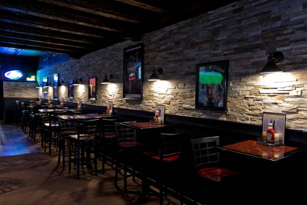 The Headliner Bar & Grill | night club | 370 W Old Country Rd, Hicksville, NY 11801, USA | 5165130420 OR +1 516-513-0420