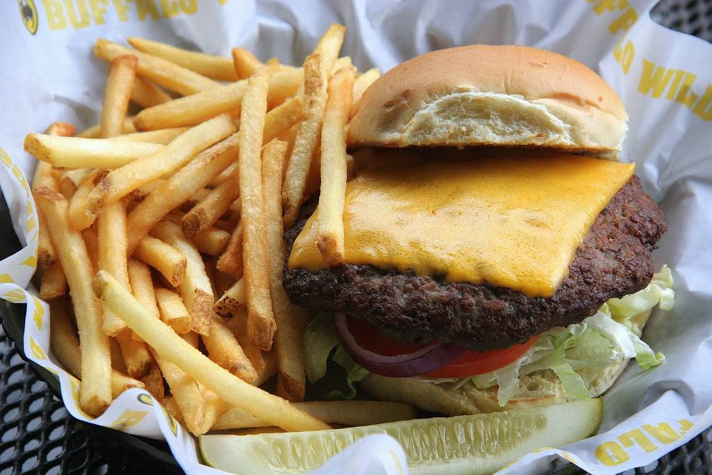 Buffalo Wild Wings | restaurant | 7060 Hollywood Blvd, Los Angeles, CA 90028, USA | 3234661721 OR +1 323-466-1721