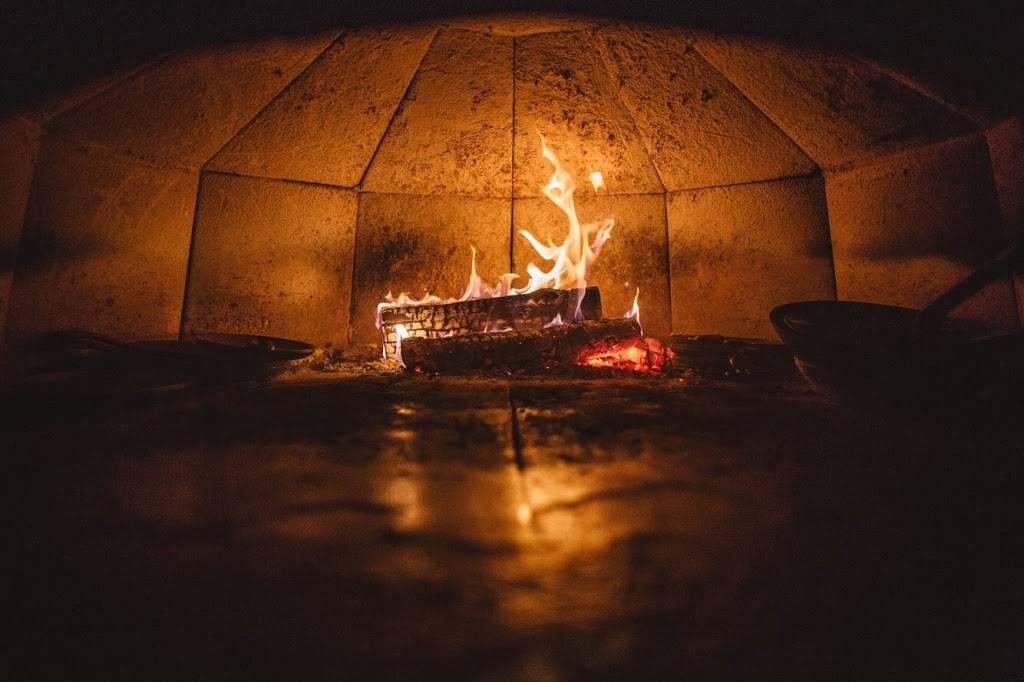 La Mesa | restaurant | 230 Cedar Lake Rd S, Minneapolis, MN 55405, USA | 6122598943 OR +1 612-259-8943