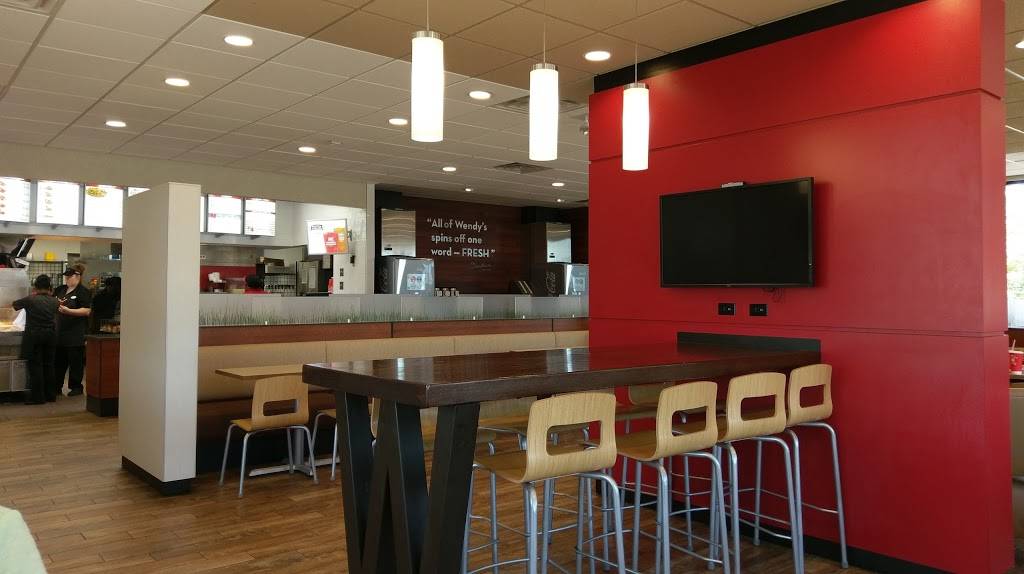 Wendys | restaurant | 5001 N Big Hollow Rd, Peoria, IL 61615, USA | 3096922359 OR +1 309-692-2359