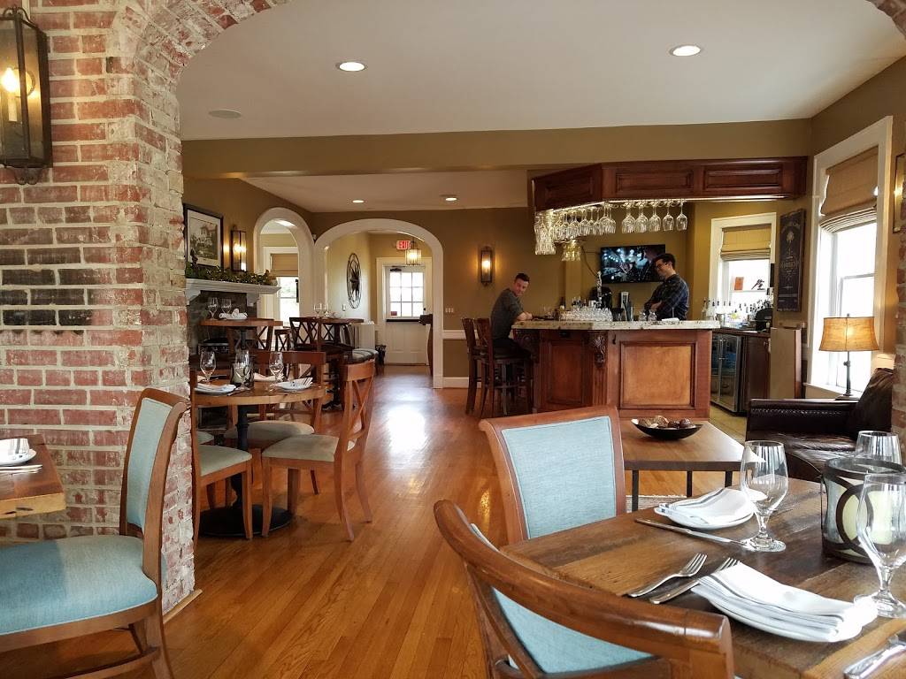 West End Wine Bar & Pub | restaurant | 36855 W Main St, Purcellville, VA 20132, USA | 5404417896 OR +1 540-441-7896