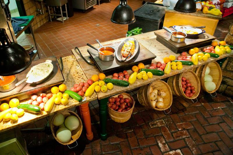 Cinzettis Italian Market | restaurant | 7201 W 91st St, Overland Park, KS 66212, USA | 9136420101 OR +1 913-642-0101