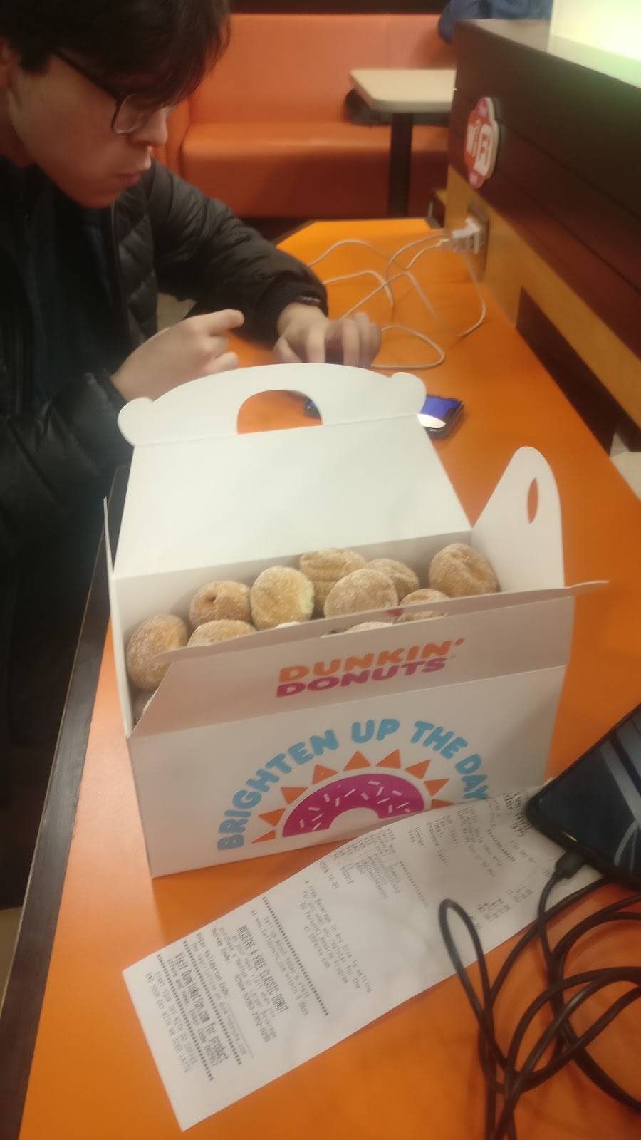 Dunkin Donuts | cafe | 8080 N Milwaukee Ave, Niles, IL 60714, USA | 8478231111 OR +1 847-823-1111