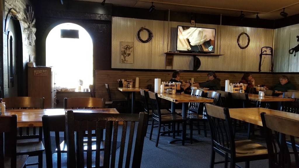 Brewsters Smokehouse | restaurant | 1420 M-89, Otsego, MI 49078, USA | 2696941818 OR +1 269-694-1818