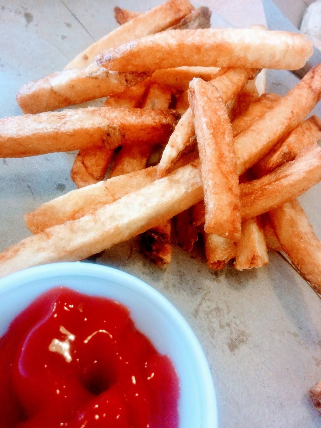 Five Guys | meal takeaway | 201 Connor Dr, Charlottesville, VA 22911, USA | 4349634897 OR +1 434-963-4897