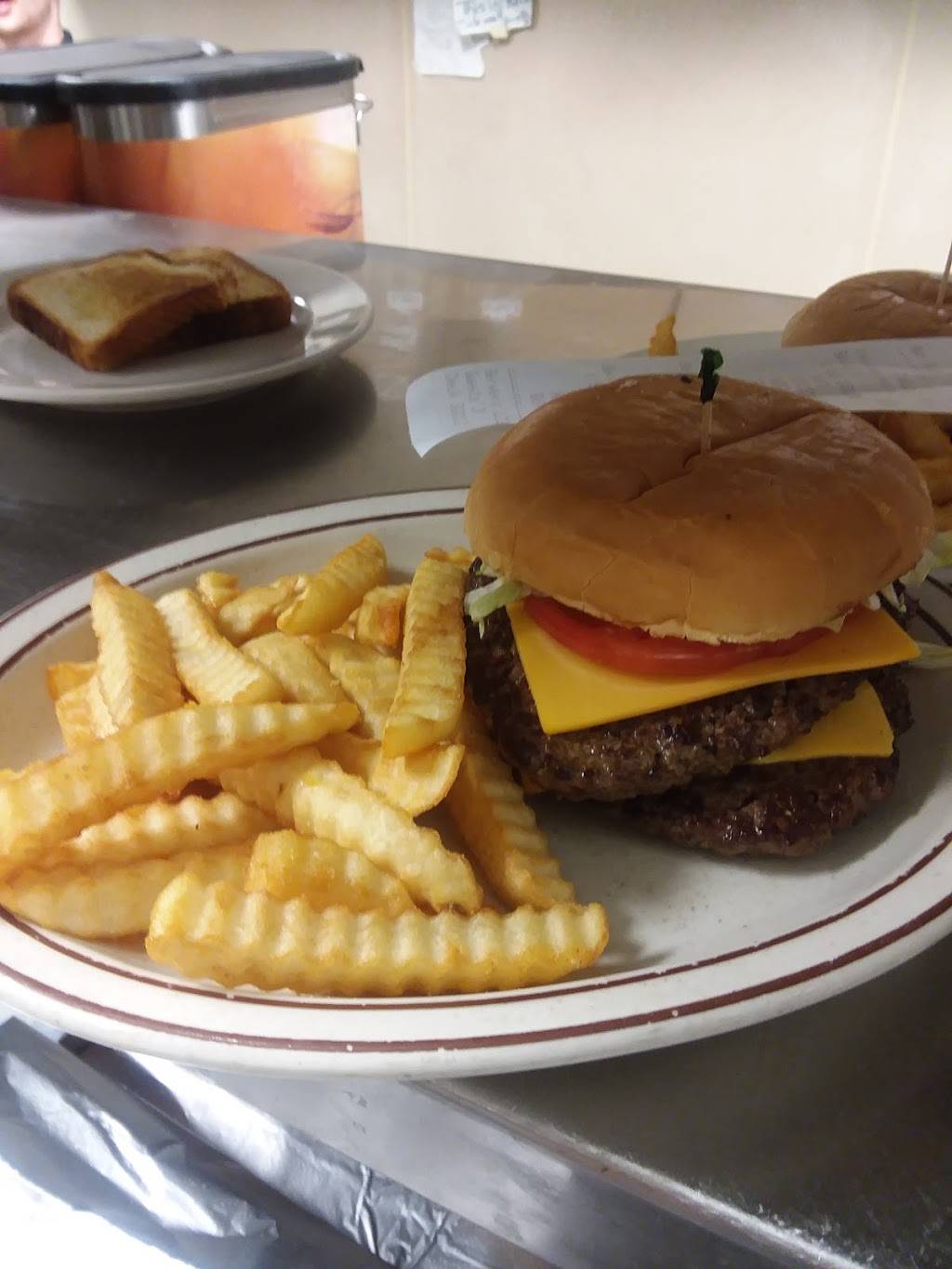 Creekside Clock Restaurant | restaurant | 1025 Kiser St, Shelby, NC 28152, USA | 7044805999 OR +1 704-480-5999