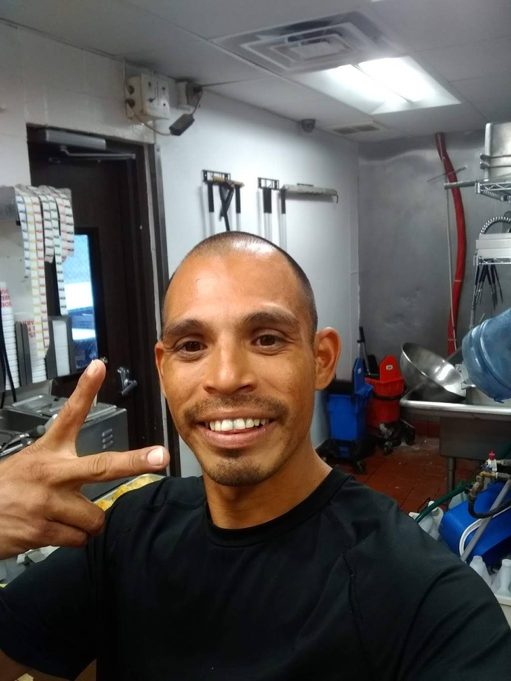 Subway Restaurants | restaurant | 11615 West Ave, San Antonio, TX 78213, USA | 2103490442 OR +1 210-349-0442