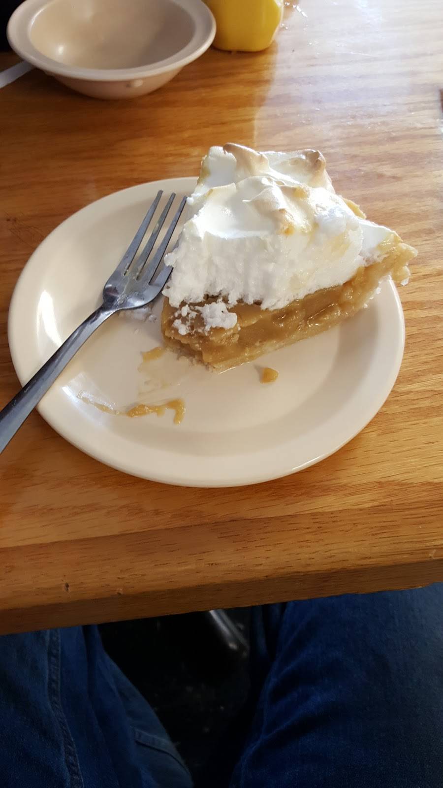 Osborns Country Kitchen | restaurant | 9144 W Smith St, Yorktown, IN 47396, USA | 7657598368 OR +1 765-759-8368