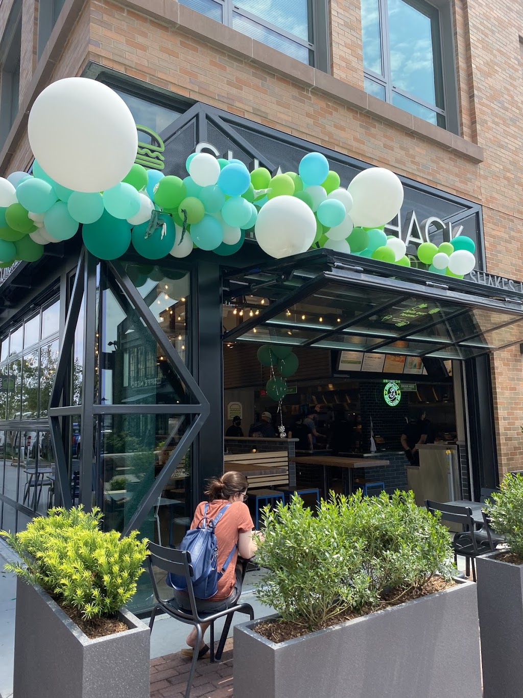 Shake Shack | restaurant | 335 Assembly Row, Somerville, MA 02145, USA | 6176043025 OR +1 617-604-3025