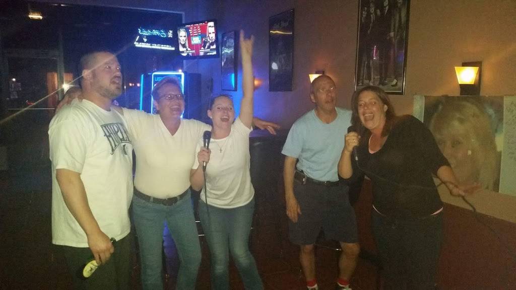 GGz Food & Spirits | restaurant | 645 SE Main St, Simpsonville, SC 29681, USA | 8649674100 OR +1 864-967-4100