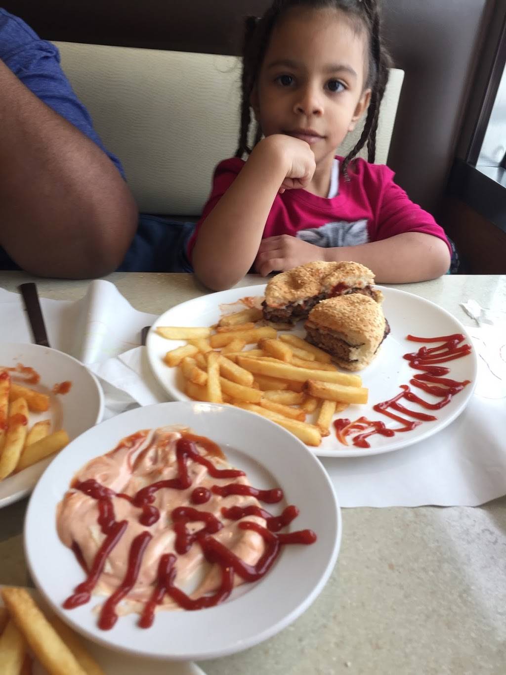 Blue Sky Diner | restaurant | 273 Ferry Blvd, Stratford, CT 06615, USA | 4752824400 OR +1 475-282-4400