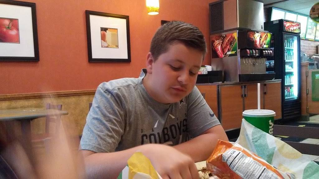 Subway Restaurants | restaurant | 11 N Main St, Boonsboro, MD 21713, USA | 3014320100 OR +1 301-432-0100