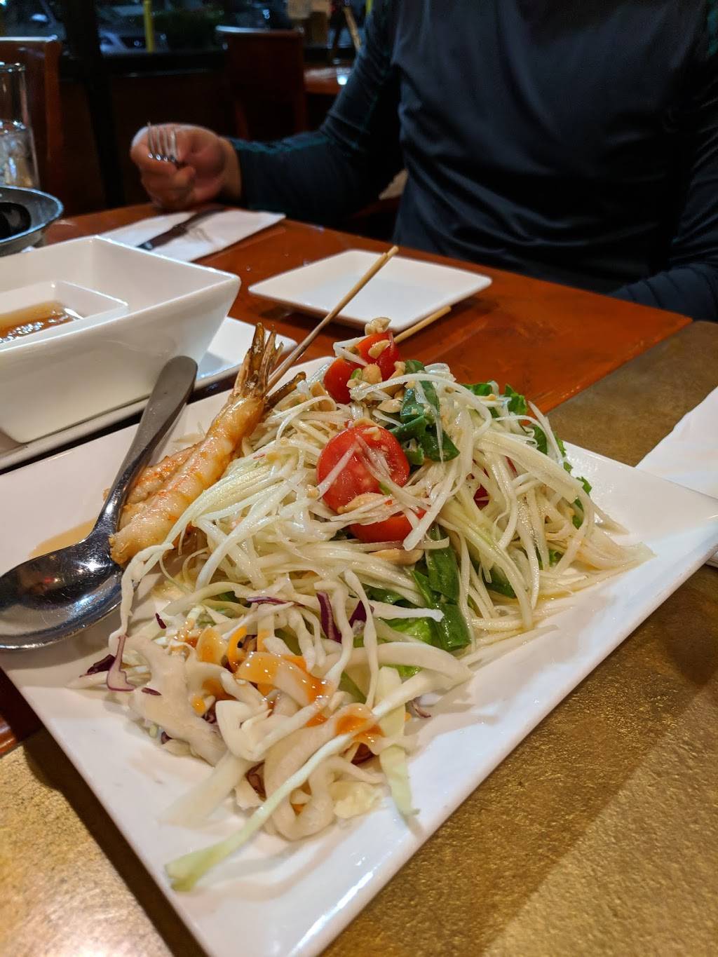 The Similans Thai Eatery | restaurant | 13005 Lee Jackson Memorial Hwy, Fairfax, VA 22033, USA | 7036572222 OR +1 703-657-2222