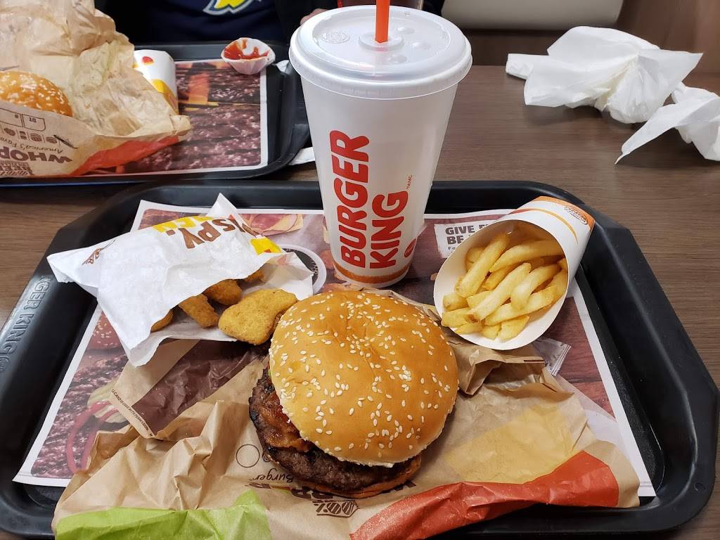 Burger King | restaurant | 4417 W Elm St, McHenry, IL 60050, USA | 8153856745 OR +1 815-385-6745