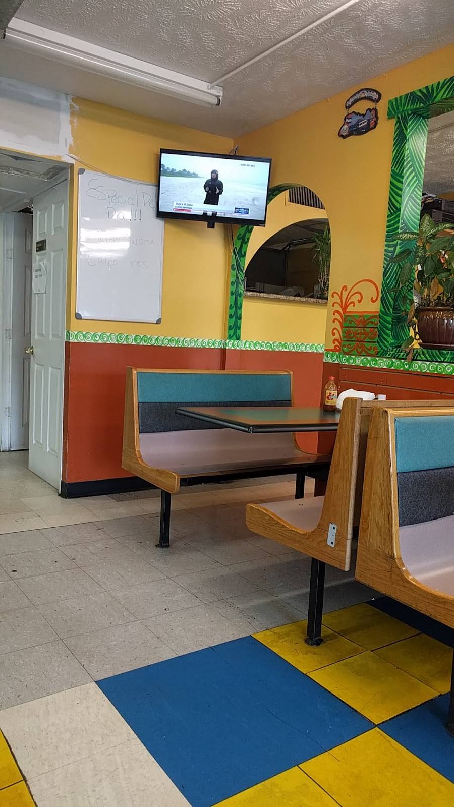 Pupuseria Puerto La Union | restaurant | 5231 Murfreesboro Rd, La Vergne, TN 37086, USA | 6157934667 OR +1 615-793-4667