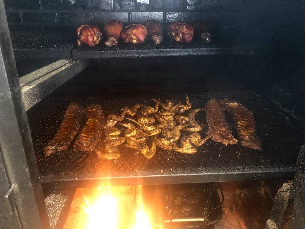 18 Wayz Wingz & Thingz | restaurant | 1621 Getwell Rd, Memphis, TN 38111, USA | 9012367700 OR +1 901-236-7700