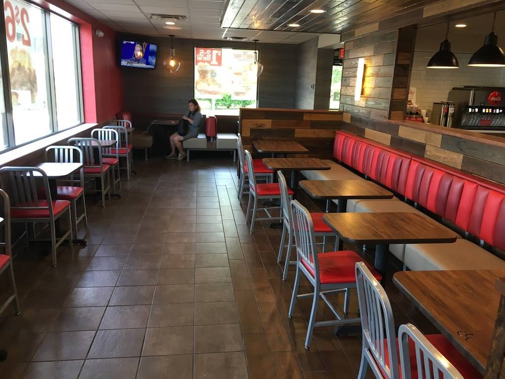 Arbys | restaurant | 52920 Us Hwy 33, South Bend, IN 46637, USA | 5742773300 OR +1 574-277-3300