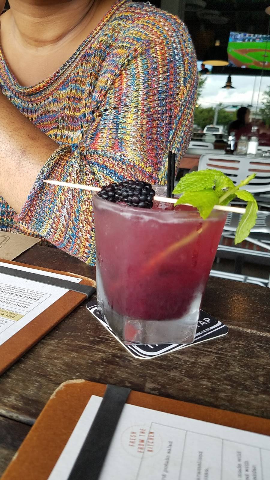 Brick House Tavern + Tap | restaurant | 17111 TX-249, Houston, TX 77064, USA | 8329121094 OR +1 832-912-1094