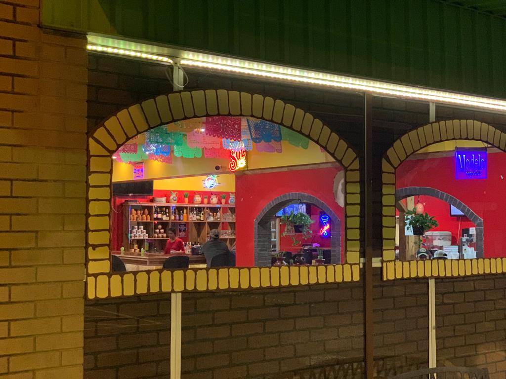 Los Jarritos Bar and Grill | restaurant | 836 2nd St, Lasalle, IL 61301, USA | 8152201840 OR +1 815-220-1840