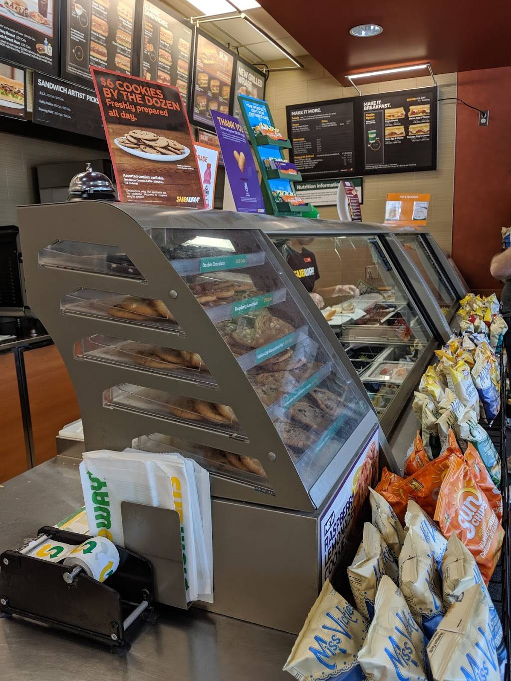 Subway | restaurant | 3 Vansittart Ave, Woodstock, ON N4S 6E1, Canada | 5192907827 OR +1 519-290-7827