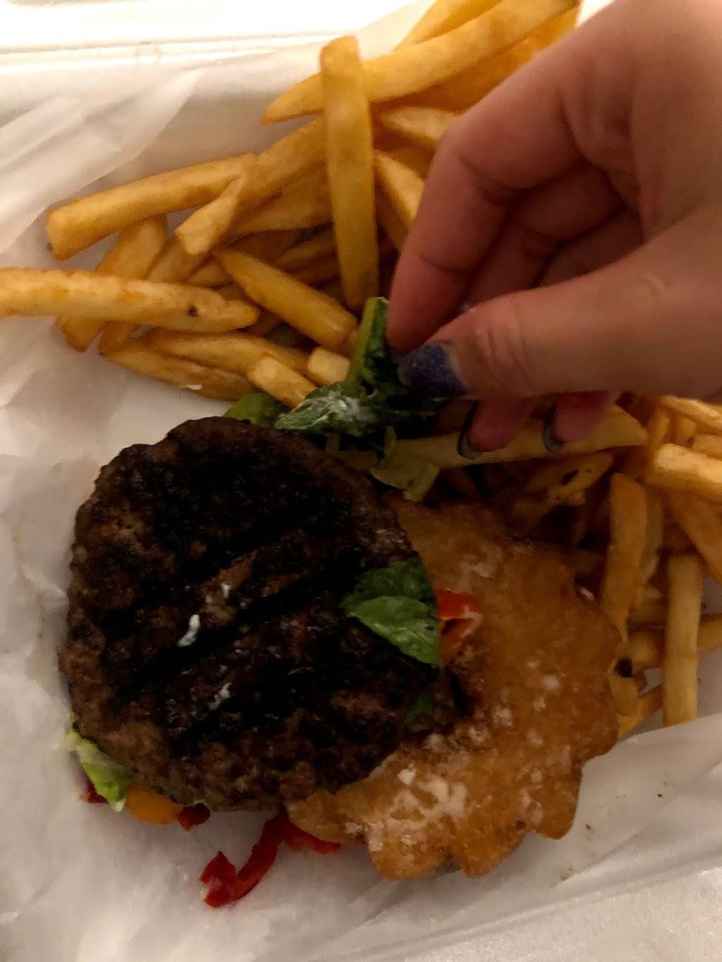 Jackpot Restaurants | restaurant | 202-16 Mallard Rd, North York, ON M3B 3N1, Canada | 4169013880 OR +1 416-901-3880