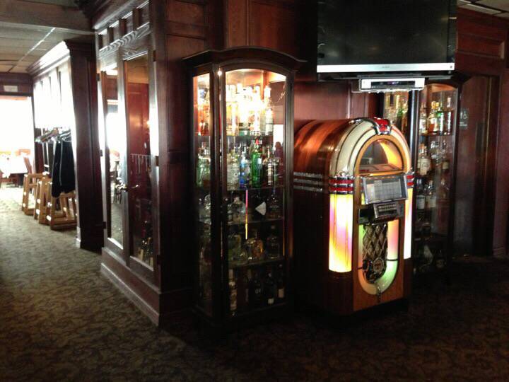 Kavanaughs | Esquire Club | restaurant | 1025 N Sherman Ave, Madison, WI 53704, USA | 6082490193 OR +1 608-249-0193