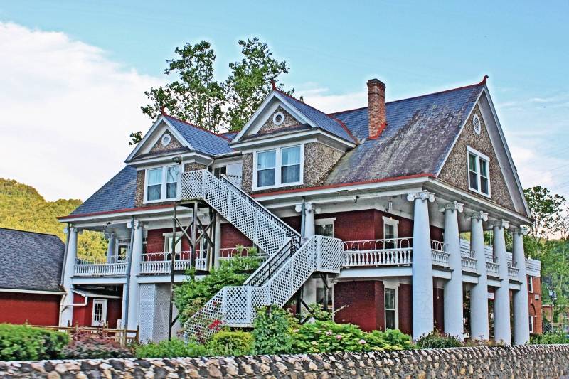 Glen Ferris Inn | restaurant | 9022 Midland Trail, Route 60, Glen Ferris, WV 25090, USA | 3046321111 OR +1 304-632-1111