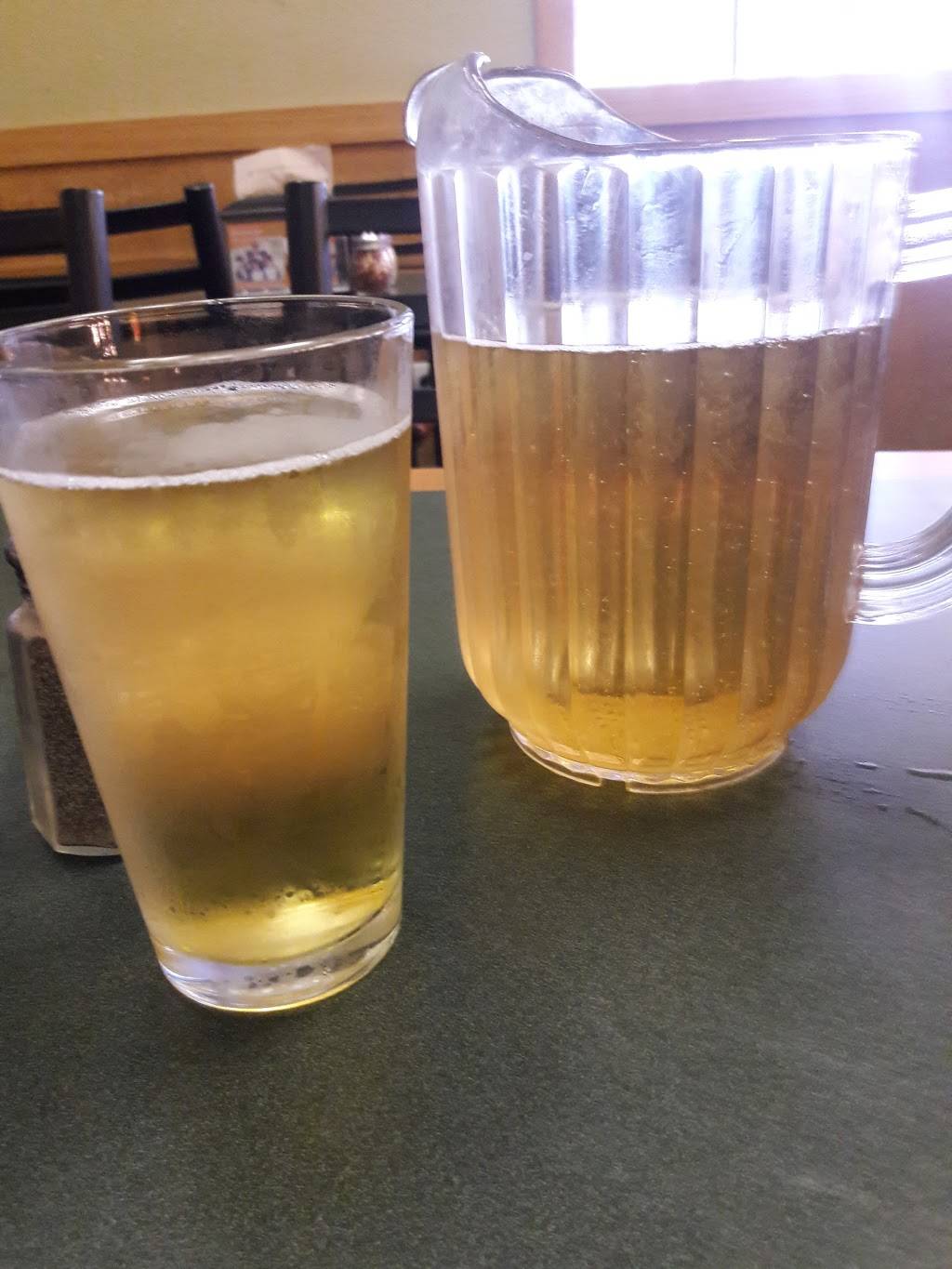 Round Table Pizza | meal delivery | 1024 E Stanley Blvd, Livermore, CA 94550, USA | 9254551345 OR +1 925-455-1345