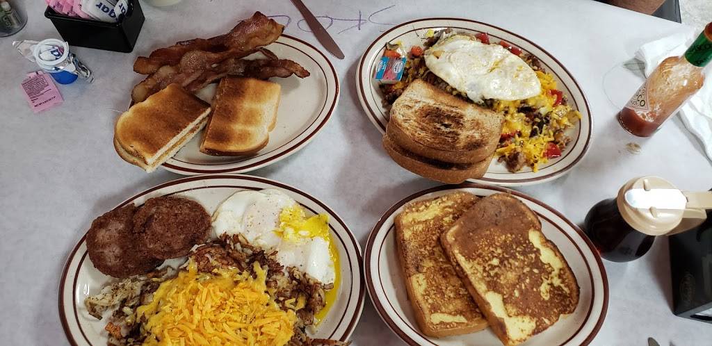 Macker Backer | restaurant | 1204 Mills St, Black Earth, WI 53515, USA | 6088131083 OR +1 608-813-1083