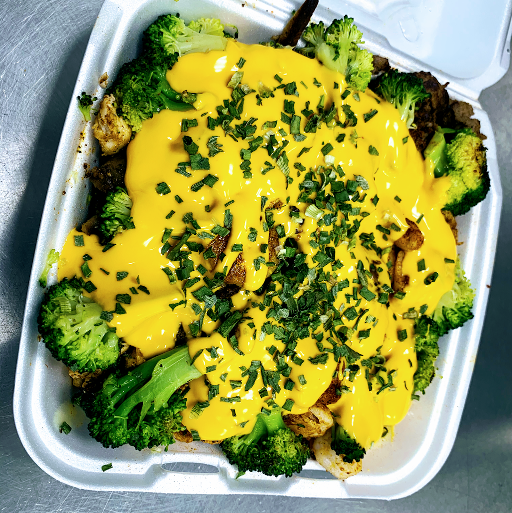 Big Sharks fish and chicken | restaurant | 3434 W North Ave, Milwaukee, WI 53208, USA | 4148817777 OR +1 414-881-7777