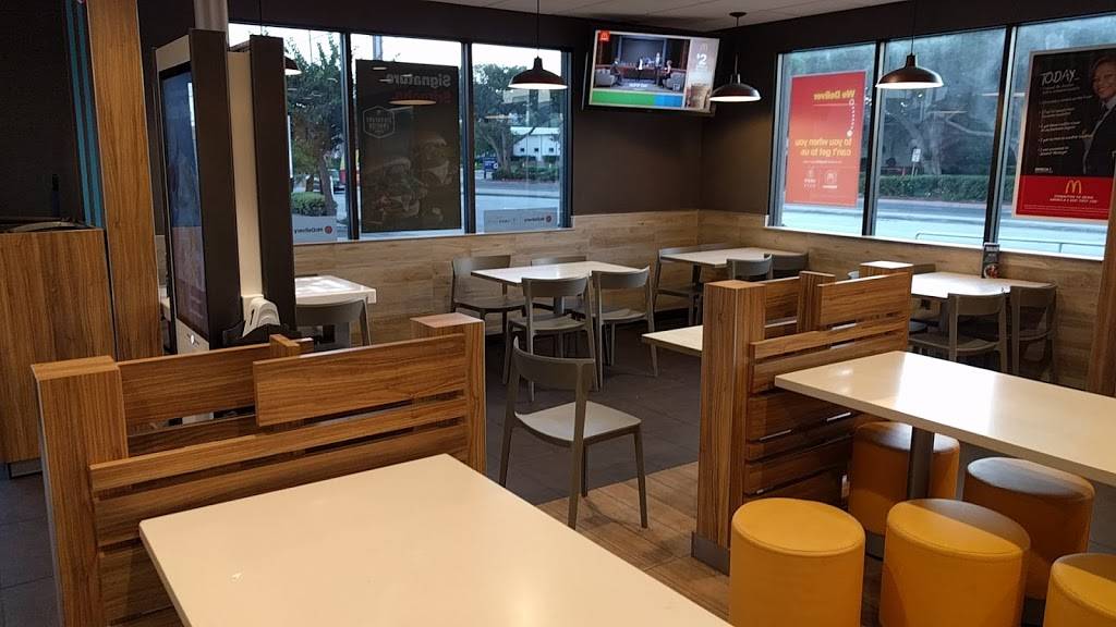 McDonalds | cafe | 15810 Crenshaw Blvd, Gardena, CA 90249, USA | 3105385183 OR +1 310-538-5183