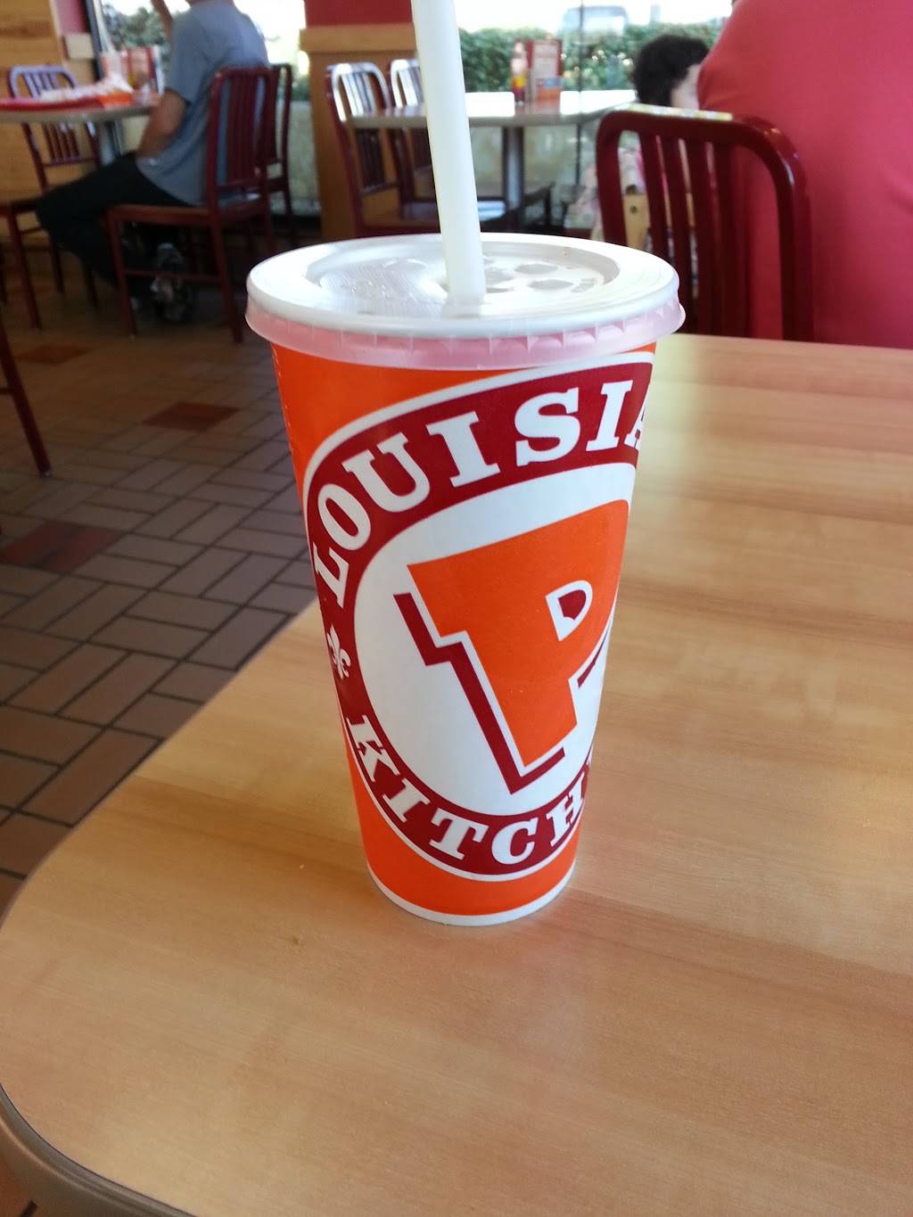 Popeyes Louisiana Kitchen | restaurant | 6622 W Fullerton Ave, Chicago, IL 60707, USA | 7732374613 OR +1 773-237-4613